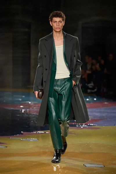 Look 20